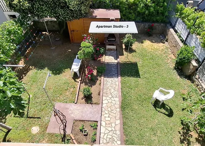 Svajka Apartment *